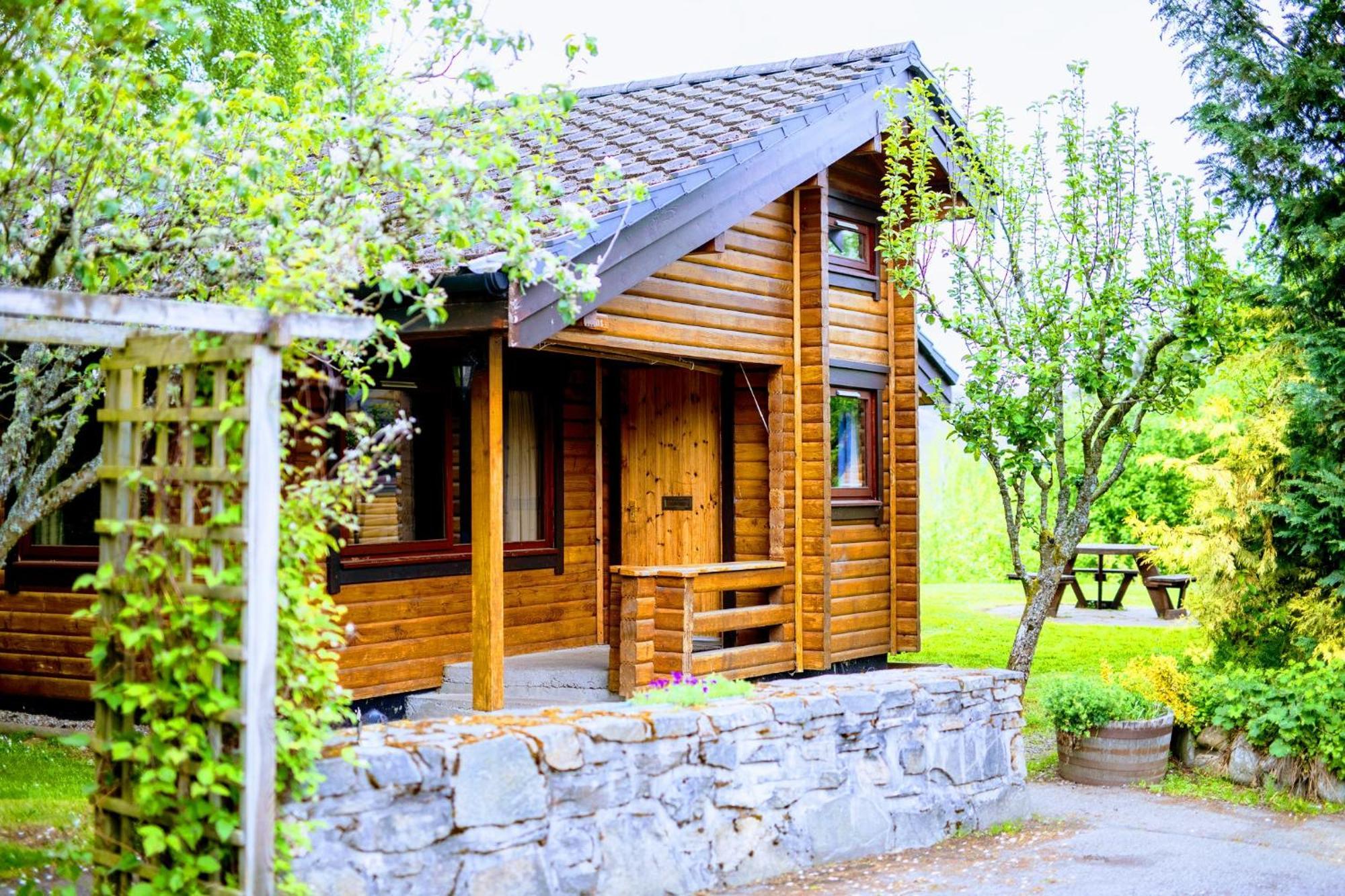 Loch Insh Chalets Ltd Kincraig Exterior photo
