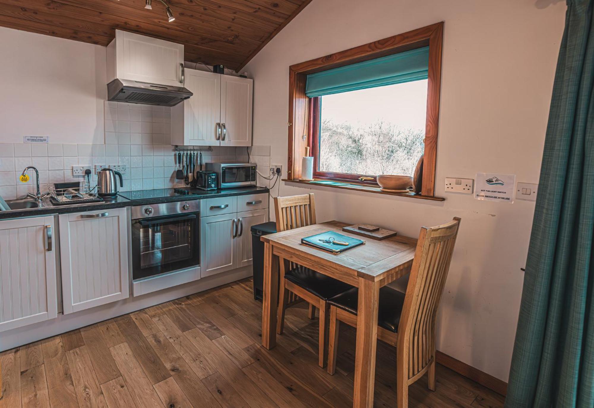 Loch Insh Chalets Ltd Kincraig Exterior photo