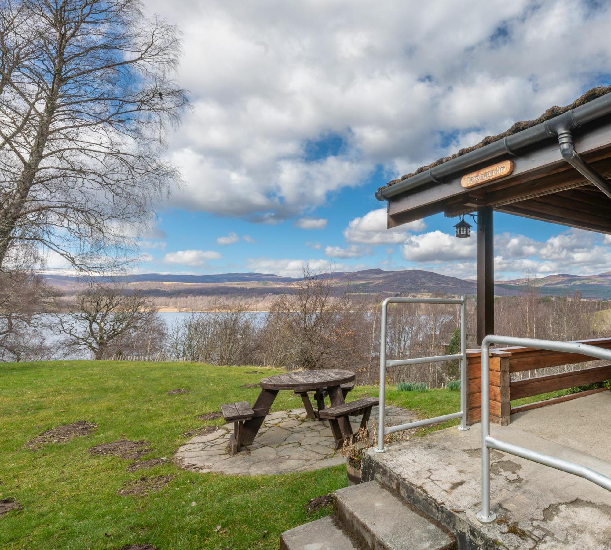 Loch Insh Chalets Ltd Kincraig Exterior photo